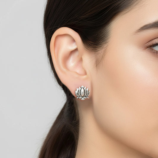 Silver lotus earring by Silver World