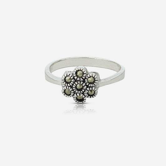 Silver ring with floral design silver world - best silver shops in Delhi.