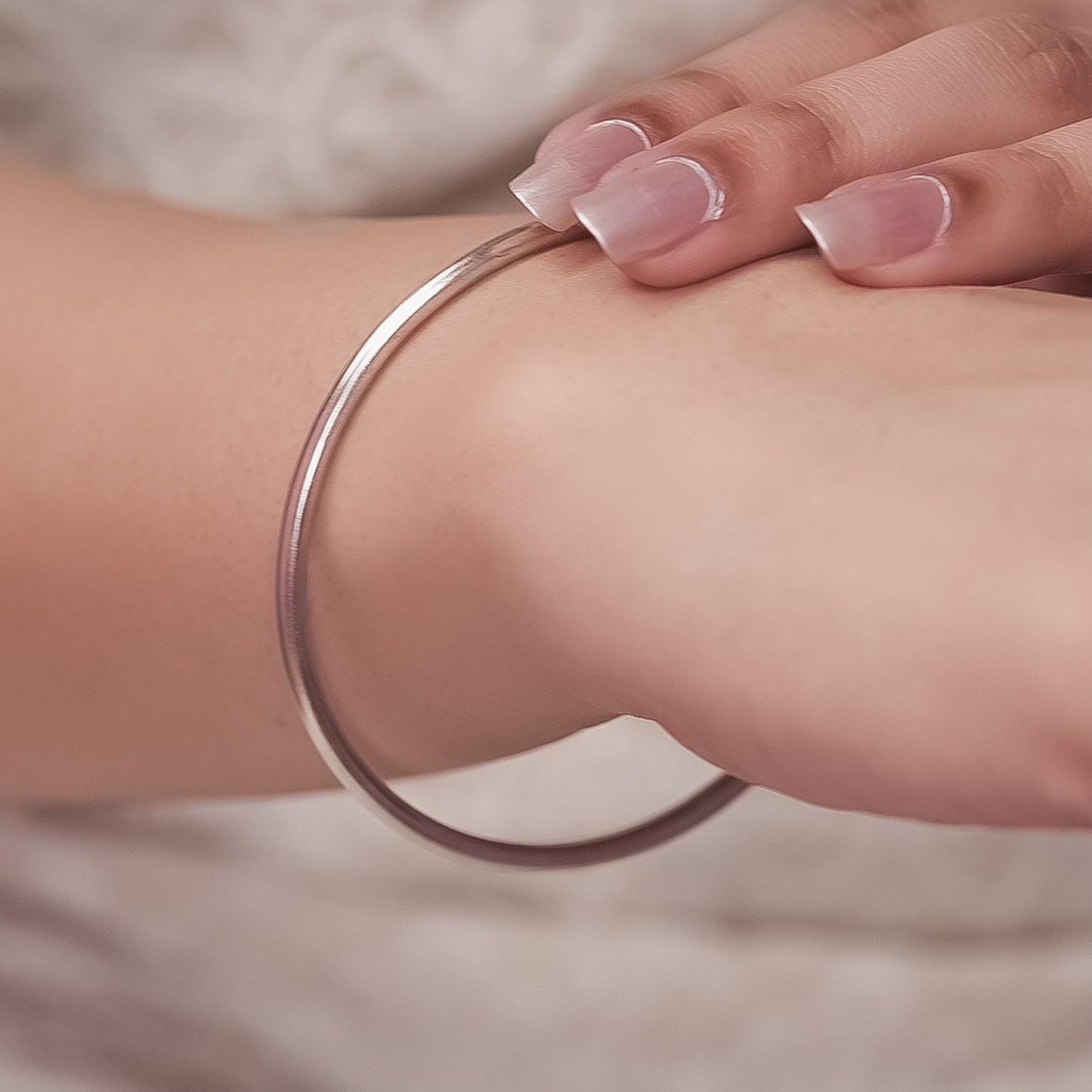 Mirror-Polish Minimalist Bangle