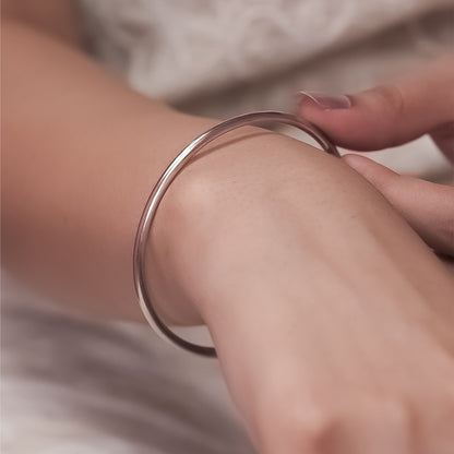 Mirror-Polish Minimalist Bangle