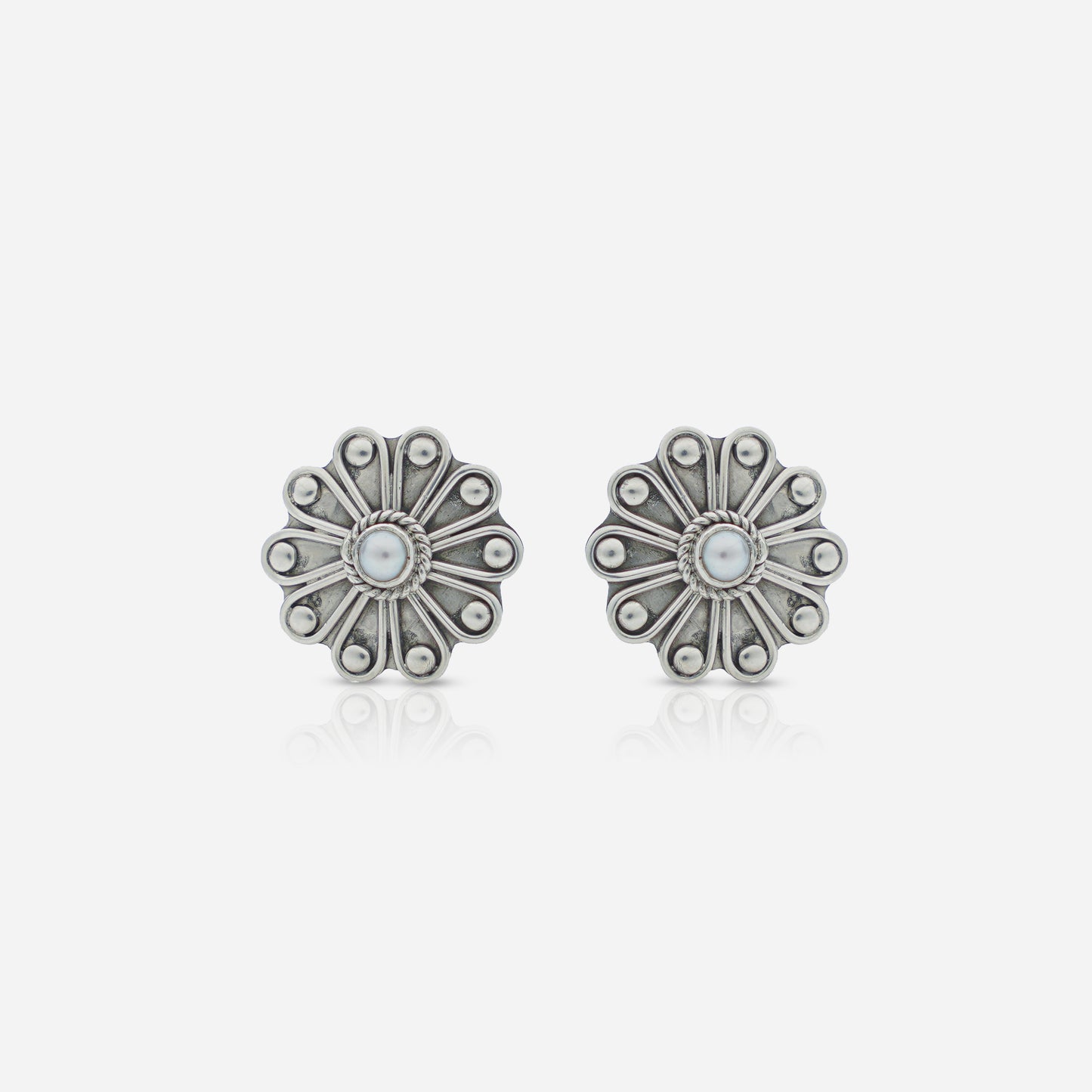 Moon-Drop Pearl Stud