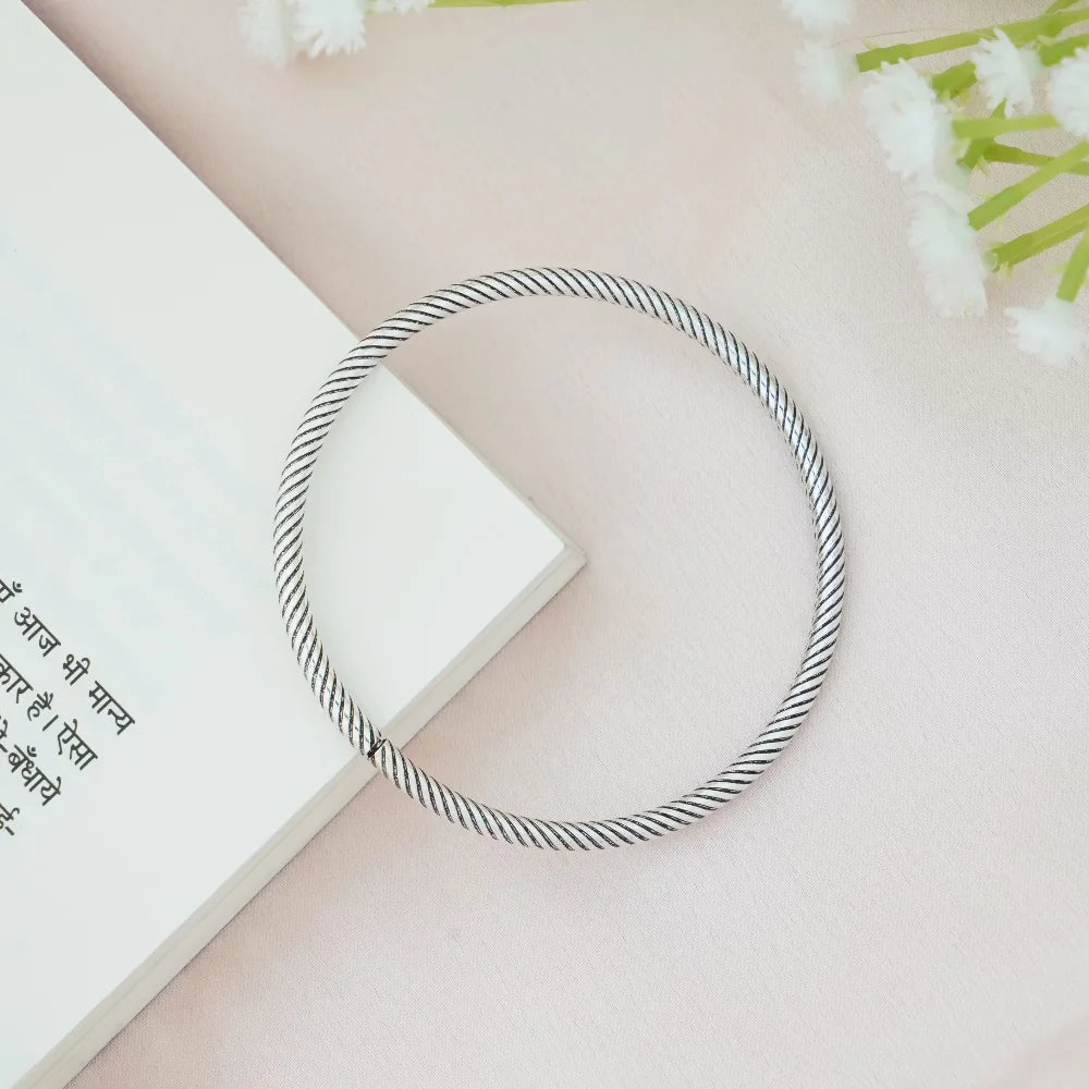 Classic Silver Bangle