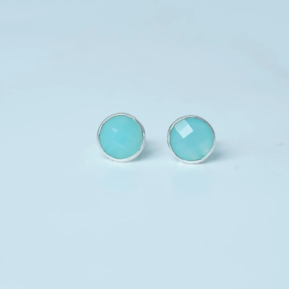 Pair of turquoise round stud earrings by Silver World.
