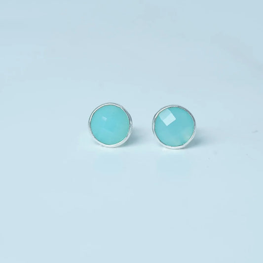Pair of turquoise round stud earrings by Silver World.