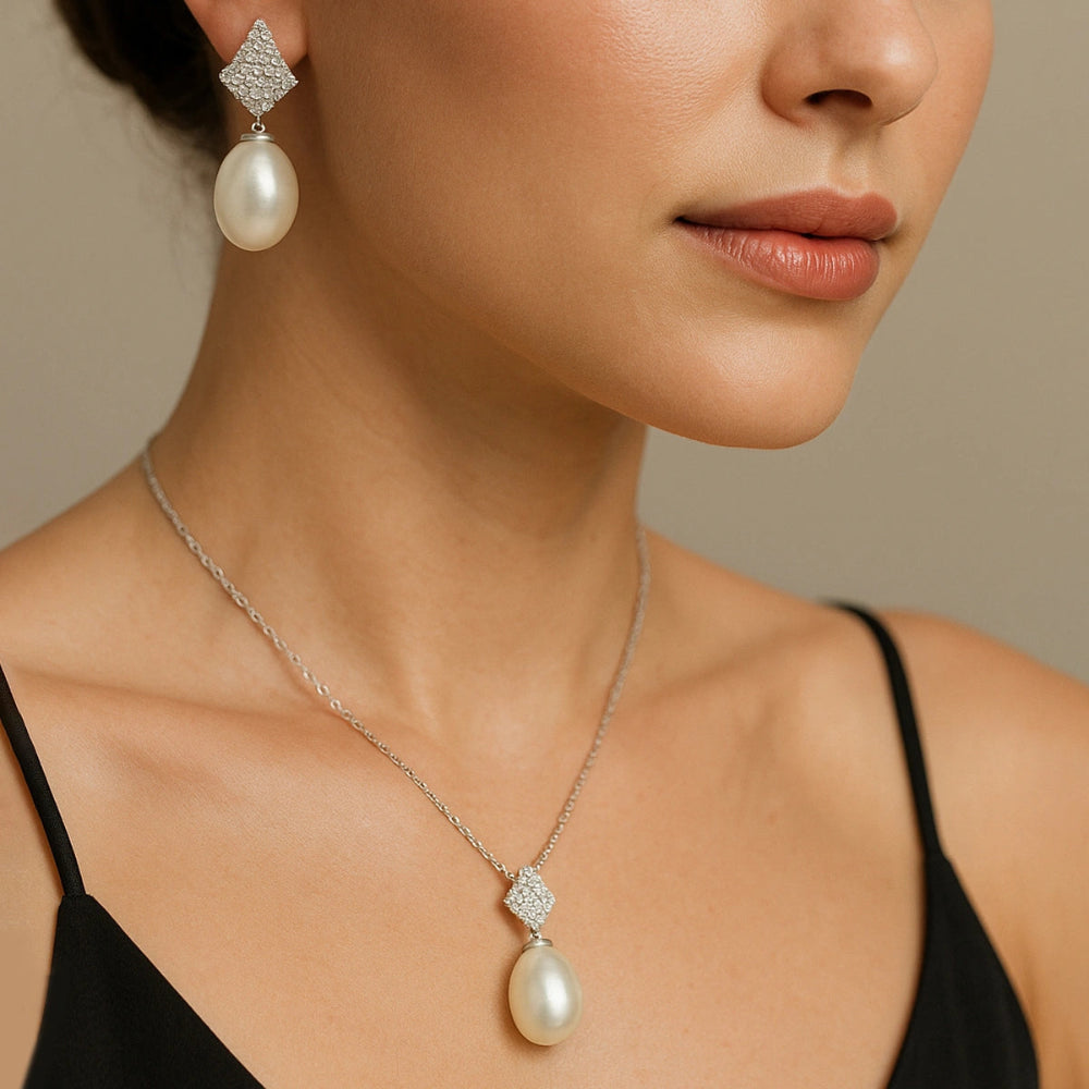 Zirconia Pearl Necklace by Silver World