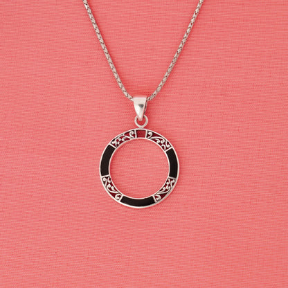 Noir Circle Pendant