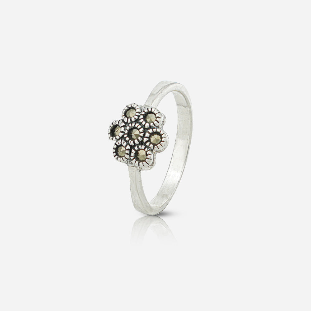 Silver ring with floral design silver world - best silver shops in Delhi.