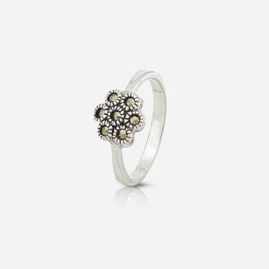 Silver ring with floral design silver world - best silver shops in Delhi.