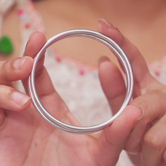 Mirror-Polish Minimalist Bangle
